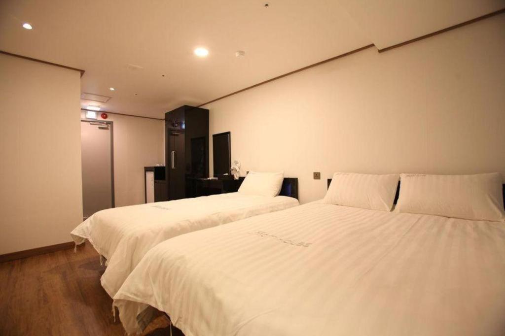 Myeongdong Mom House Hotel Seoul Ngoại thất bức ảnh